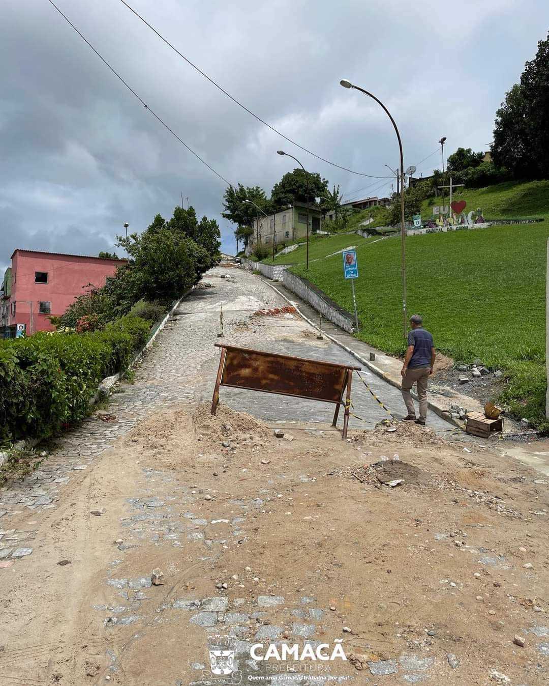Camacã: Prefeitura inicia recuperação de ruas danificadas pelas chuvas 

